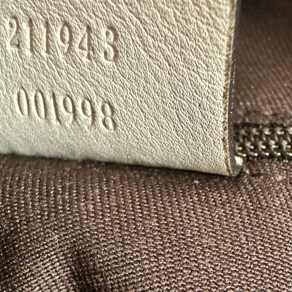 Gucci Large Sukey Monogram Tote - Picture 16 of 16